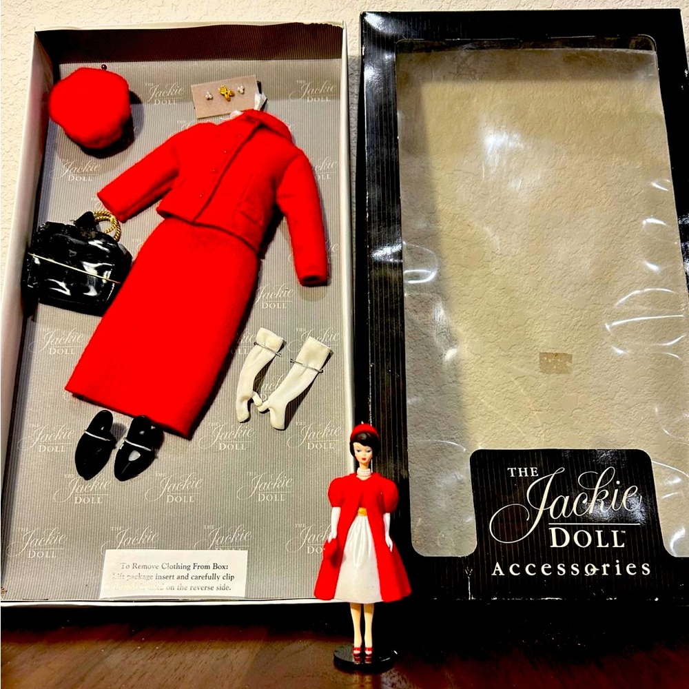 Franklin Mint - The Jackie doll accessories + mini doll Jackie O Kennedy